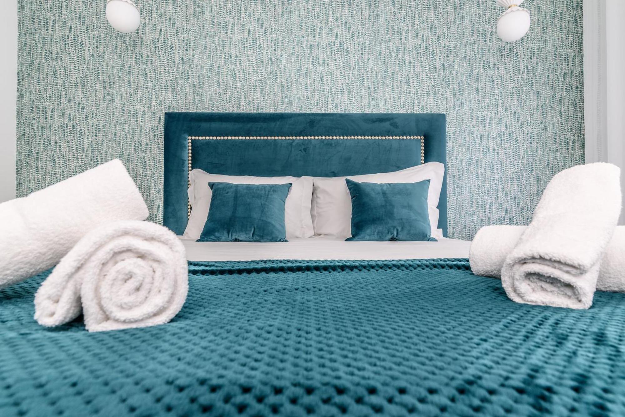 Whome City Chic Escape: Your Stylish Haven In Downtown Lisboa Eksteriør bilde